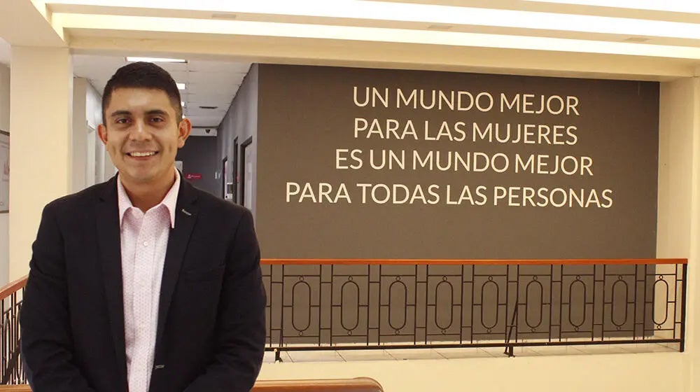 Gerardo Martínez, encargado de Comunicación de Colaboradores y Responsabilidad Social Empresarial de Avon