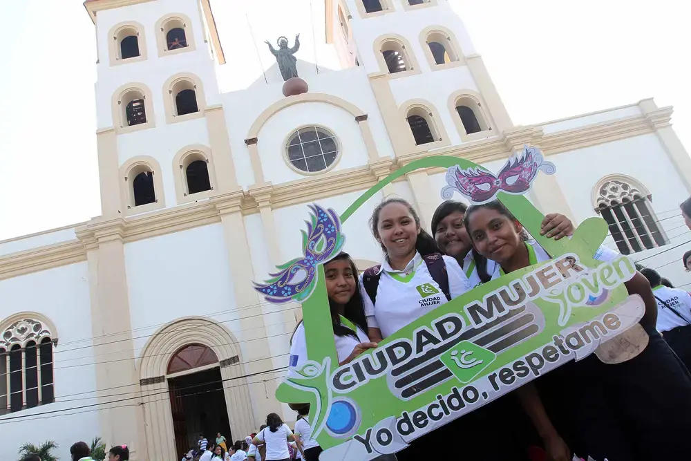 UNFPA participa en inauguración de Ciudad Mujer Joven