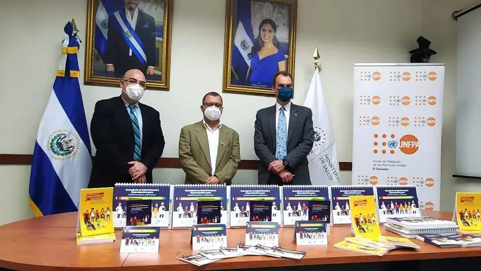 UNFPA entrega donativo a MINSAL con apoyo de UK