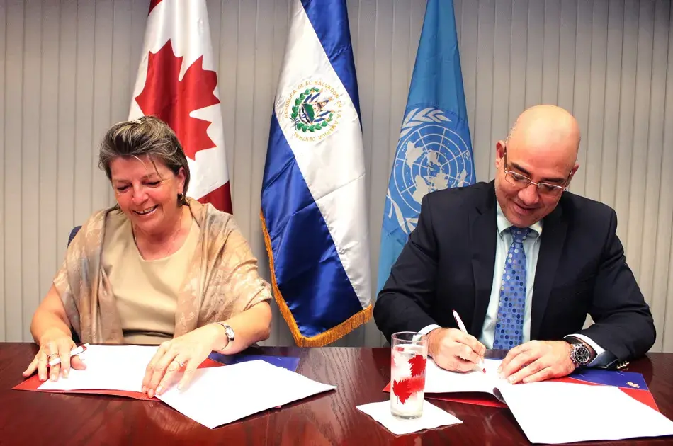 Embajada de Canadá en El Salvador y el UNFPA suscribieron un convenio